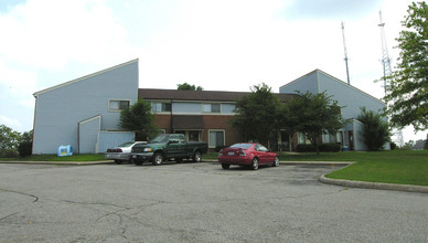 Liberty Plaza Apartments in Medina, OH - Building Photo - Building Photo