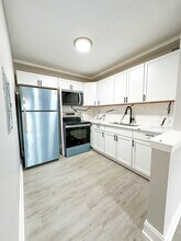 2035 W Granville Ave in Chicago, IL - Building Photo - Building Photo