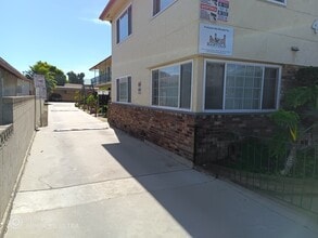 4256 Walnut St in Cudahy, CA - Building Photo - Building Photo