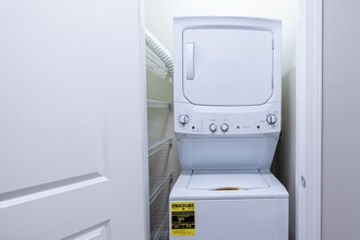 Parq 170 in Manassas Park, VA - Building Photo - Interior Photo