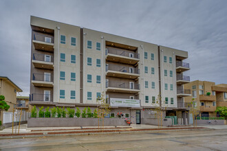 Pine on Gramercy in Los Angeles, CA - Building Photo - Building Photo