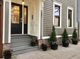 283 Chelsea St, Unit #1 in Boston, MA - Building Photo