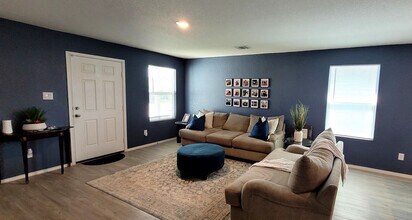 14734 Saw Ml in San Antonio, TX - Foto de edificio - Building Photo