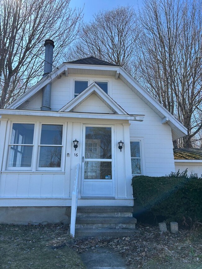 16 Soloway Ave in Fulton, NY - Building Photo - Building Photo