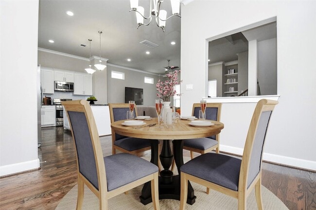 812 Fisher St in Houston, TX - Foto de edificio - Building Photo