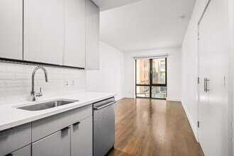 155 Attorney St, Unit 3D in New York, NY - Building Photo - Building Photo
