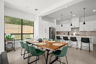 1006 Winsted Ln in Austin, TX - Building Photo - Building Photo