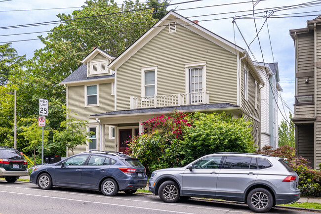 1522 Taylor Ave N in Seattle, WA - Foto de edificio - Building Photo