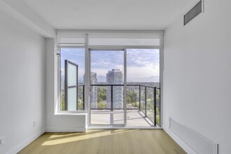 13725 George Jct in Surrey, BC - Building Photo - Building Photo