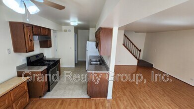 27 Wildwood Ct in Vernon Hills, IL - Building Photo - Building Photo