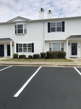 1035 Spring Forest Rd, Unit D3 in Greenville, NC - Foto de edificio - Building Photo