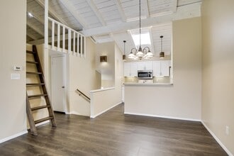 207 Hi Cir N in Horseshoe Bay, TX - Building Photo - Building Photo