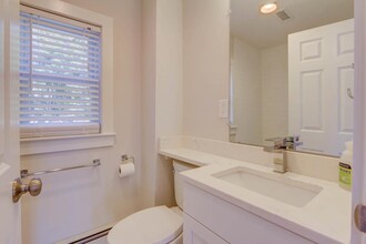 45 Frairy St, Unit B in Medfield, MA - Building Photo - Building Photo
