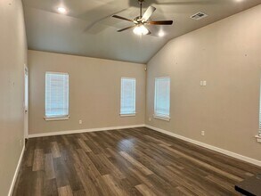 6516 Bent Wood Villas Dr in Oklahoma City, OK - Building Photo - Building Photo