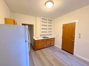 250 Beacon St, Unit 1R in Somerville, MA - Building Photo - Building Photo