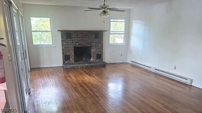 304 Lake Shore S in Montague, NJ - Foto de edificio - Building Photo