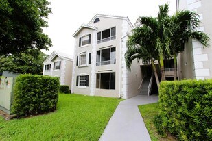 2890 N Oakland Forest Dr, Unit 103 in Oakland Park, FL - Building Photo