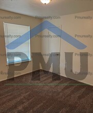 1306 Oakbrook St in Lancaster, TX - Building Photo - Building Photo