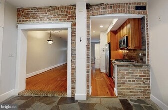 2031 37th St NW in Washington, DC - Building Photo - Building Photo