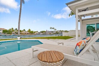 35 Castle Harbor Isle Dr in Fort Lauderdale, FL - Building Photo - Building Photo