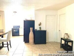 1511 W Ashby Pl in San Antonio, TX - Building Photo - Building Photo