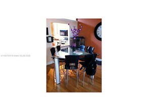 11327 SW 114th Ln Cir in Miami, FL - Building Photo - Building Photo