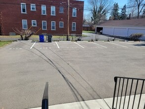 2166 Arlington Ave in Upper Arlington, OH - Foto de edificio - Building Photo