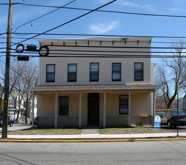 143 Valley Rd in Montclair, NJ - Building Photo - Building Photo