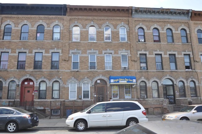 638 Wilson Ave in Brooklyn, NY - Building Photo - Building Photo