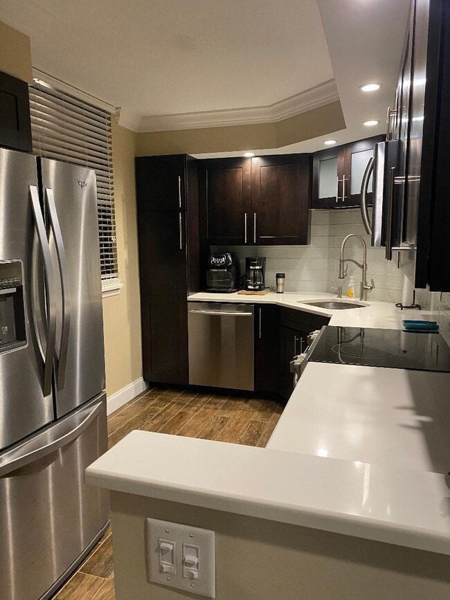 130 Lakeshore Dr in North Palm Beach, FL - Building Photo - Building Photo