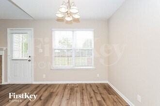 3831 Man O War Blvd in Clarksville, TN - Foto de edificio - Building Photo