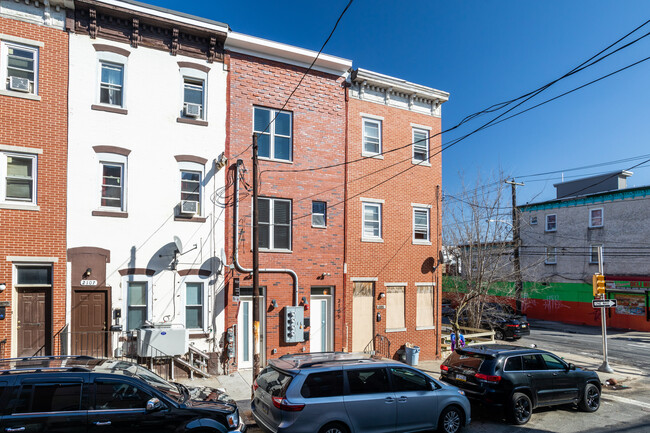 2105 N 8th St in Philadelphia, PA - Building Photo - Building Photo