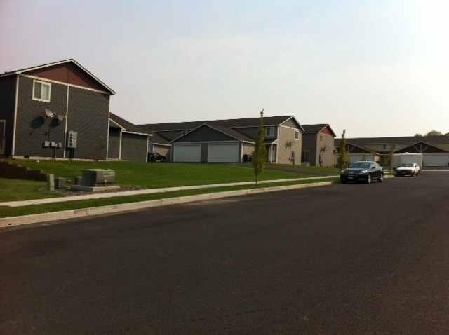property at 109 E Mizzou Ct