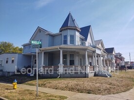 1330 Maple Ave in Zanesville, OH - Building Photo