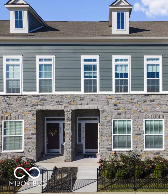 812 Kinzer Ave in Carmel, IN - Building Photo