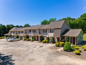 Cedar Chase Apartments in Cedartown, GA - Foto de edificio - Building Photo