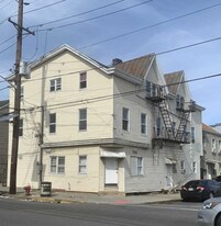 217 21st Ave, Unit 1 in Paterson, NJ - Building Photo