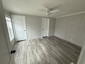 430 N Crotty Ln in Seneca, IL - Building Photo - Building Photo