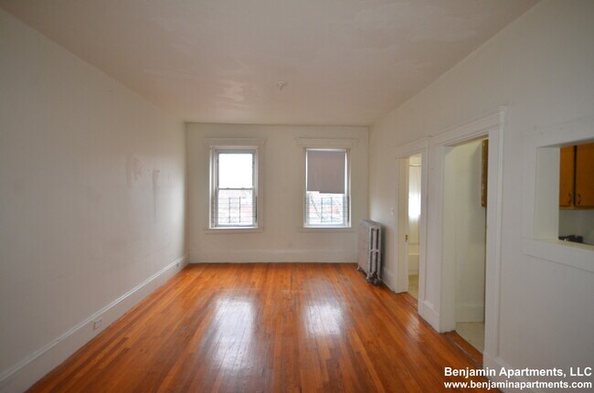 1328 Commonwealth Ave, Unit 32 in Boston, MA - Building Photo - Building Photo