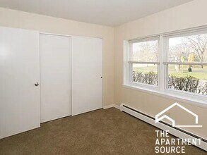 1923 Willow Rd in Northfield, IL - Building Photo - Building Photo