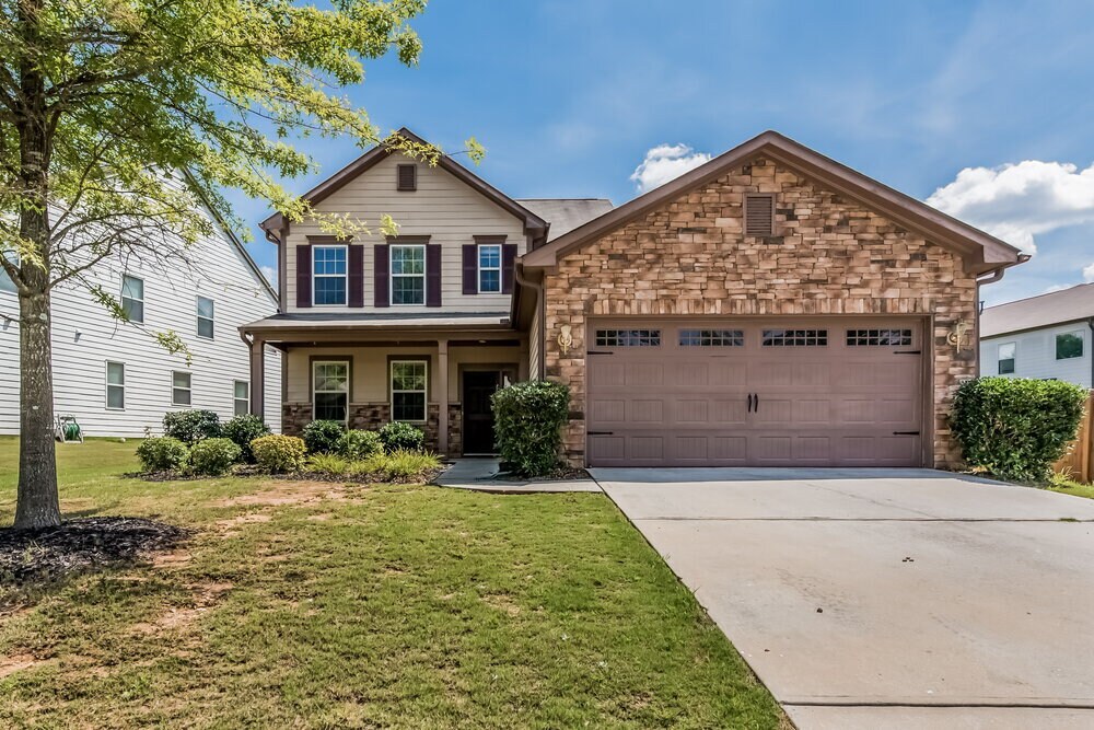 206 Shaw Dr in Acworth, GA - Building Photo