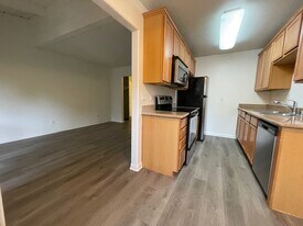 2360 Paseo De Laura, Unit 14 in Oceanside, CA - Building Photo