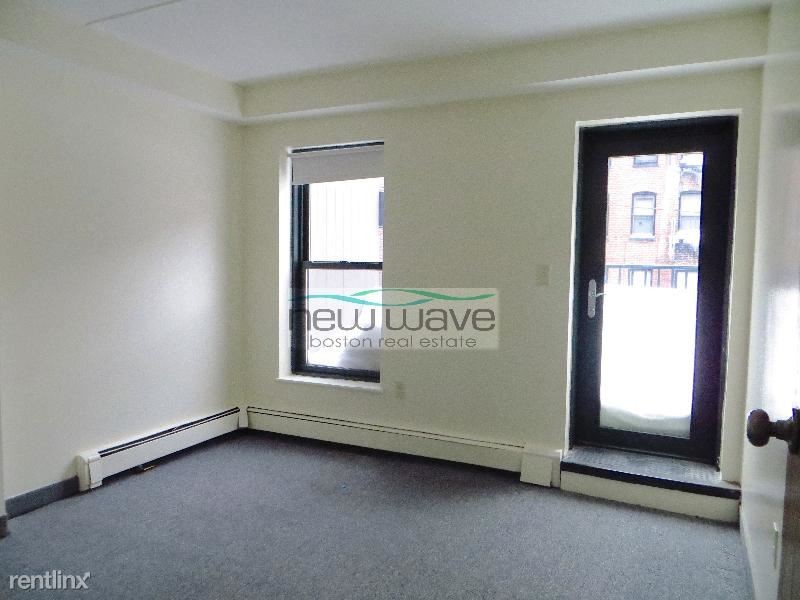 400 Massachusetts Ave-Unit -Apt 4 in Boston, MA - Building Photo