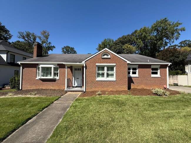 property at 638 Stratford Rd NW
