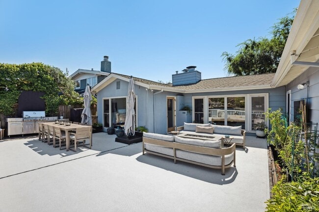 property at 40 Peninsula Rd