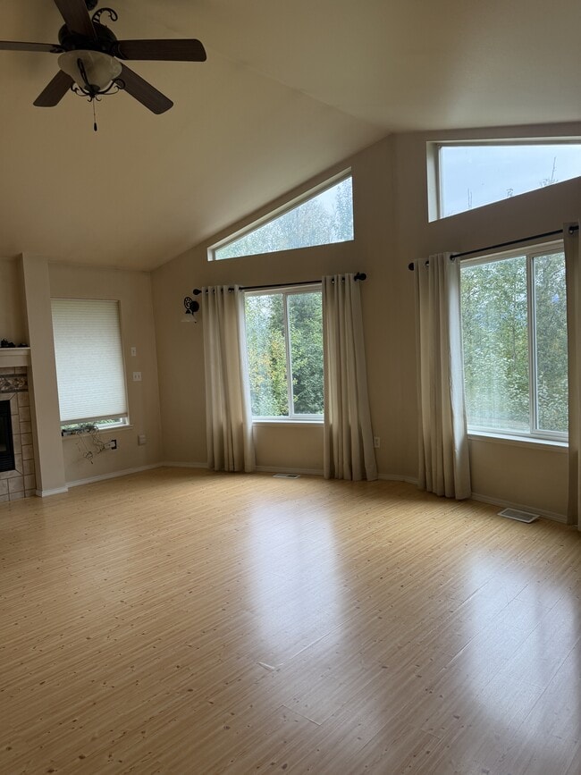 7140 W Sandvik Dr in Wasilla, AK - Building Photo - Building Photo