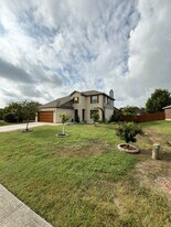 178 Amber Oak Dr in Kyle, TX - Building Photo