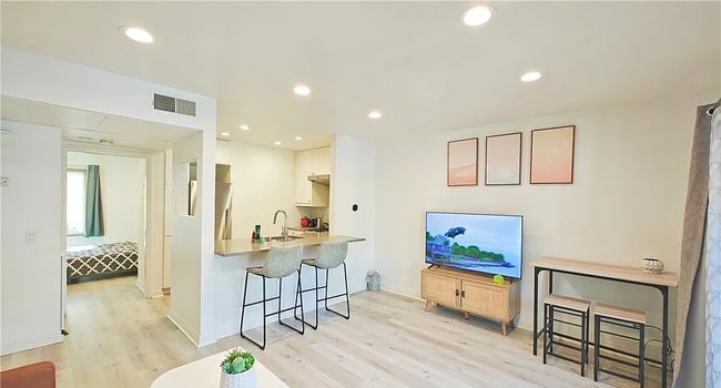 288 Tangelo in Irvine, CA - Building Photo - Building Photo