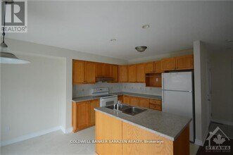 252 Moss Grove St in Ottawa, ON - Building Photo - Building Photo