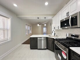 3051 W Addison St, Unit J08P in Chicago, IL - Building Photo